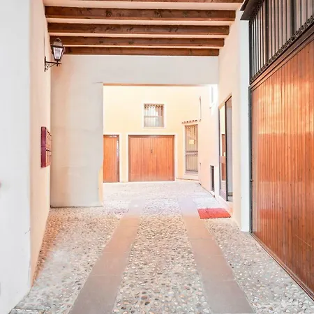 Civico 34 Central Flat *